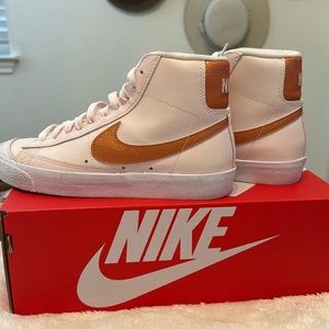 Women’s Nike blazer mid ‘77 essential